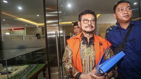 القضاء الإندونيسي يحكم على وزير الزراعة السابق بالسجن 10 سنوات