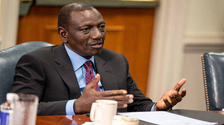 رئيس كينيا يعلن حل الحكومة على خلفية الاحتجاجات والمعارضة تدعو لانتخابات مبكرة