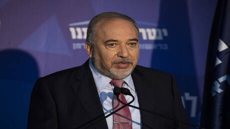 ليبرمان يحذر: إذا استمر الحال حتى 2026 لن تكون إسرائيل موجودة