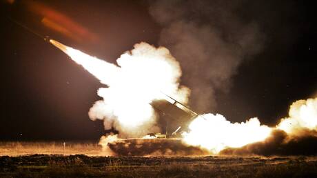 الدفاع الروسية تنشر مشاهد لقصف مواقع تابعة لقوات كييف باستخدام راجمة TOS-1A