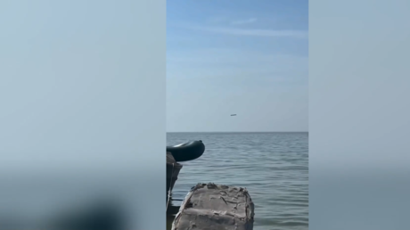 صيادون يرصدون تحليق صواريخ روسية فوق بحر قزوين