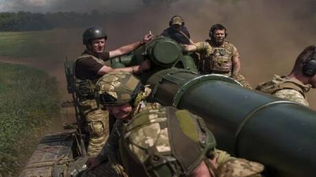الدفاع الأوكرانية تنقل إلى قواتها ذخائر كان يجب التخلص منها