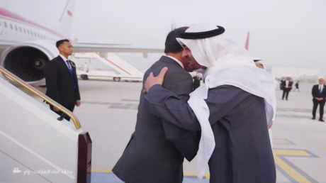 رئيس دولة الإمارات يستقبل نظيره الإندونيسي في أبوظبي