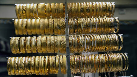 سعر الذهب يبلغ مستوى تاريخيا