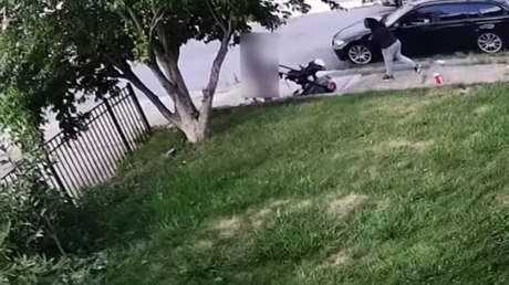 بالفيديو..امرأة تطلق النار على رجل وزوجته وتصيب رضيعهما في الولايات المتحدة