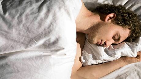 خبيرة تحذر من عواقب اضطراب النوم