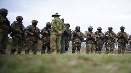 نيبينزيا: المدربون الغربيون في أوكرانيا هدف مشروع للقوات الروسية