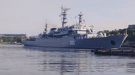 سفن حربية روسية تدخل ميناء هافانا (فيديو)