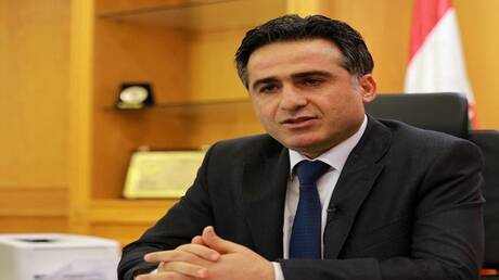 وزير الأشغال العامة والنقل اللبناني ينفي توقف الملاحة الجوية في الأجواء اللبنانية