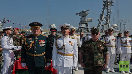 البحرية الروسية تقيم احتفالا في ميناء طرطوس السوري بمناسبة يوم البحرية (فيديو)