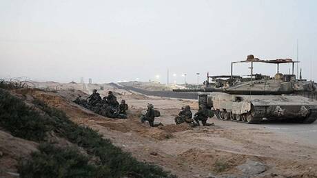 نشطاء يتداولون فيديوهات تظهر نقل الجيش الإسرائيلي آليات عسكرية إلى الجبهة الشمالية