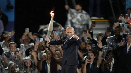 بالفيديو.. زيدان يحتفل بذهبية فرنسية في أولمبياد باريس على طريقته