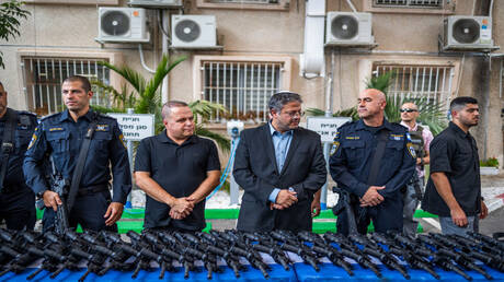 إسرائيل.. شبكة إجرامية في وزارة بن غفير تورطت في إصدار تراخيص الأسلحة
