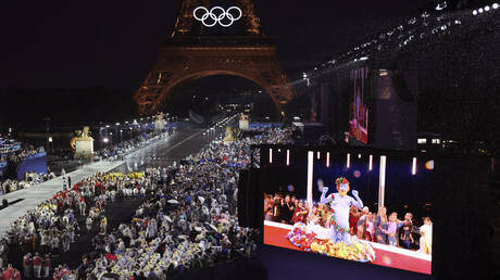 وزير الداخلية الفرنسي يدافع عن حفل افتتاح الأولمبياد 