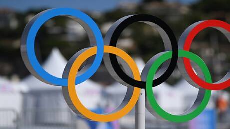 اللجنة الأولمبية الدولية ترد على اتهامها بإزدواجية المعايير في أولمبياد باريس