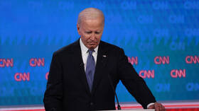 المانحون الديمقراطيون قلقون من عجز بايدن عن هزيمة ترامب