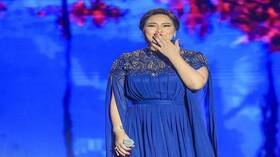 مصر.. نشر فيديو لمشاجرة الفنانة شيرين وطليقها حسام حبيب وتدمير الاستديو (فيديو)