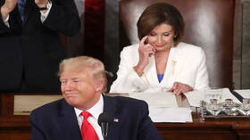 ترامب: نانسي "المجنونة" تحاول إقناع الناخبين بأن بايدن "عبقري"