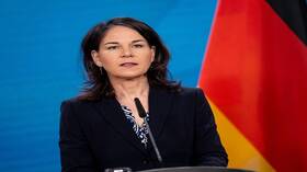 "الجنس مقابل المال".. صحيفة ألمانية تفجر "فضيحة كبرى" قد تهدد مستقبل بيربوك السياسي (فيديو)