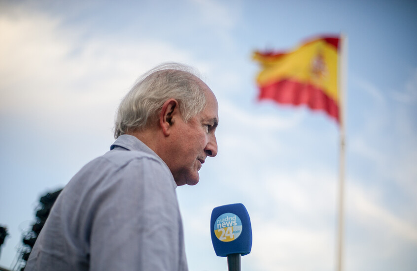 بلينكن يهنئ زعيم المعارضة الفنزويلية بحصوله على "أغلبية الأصوات" في الانتخابات الرئاسية