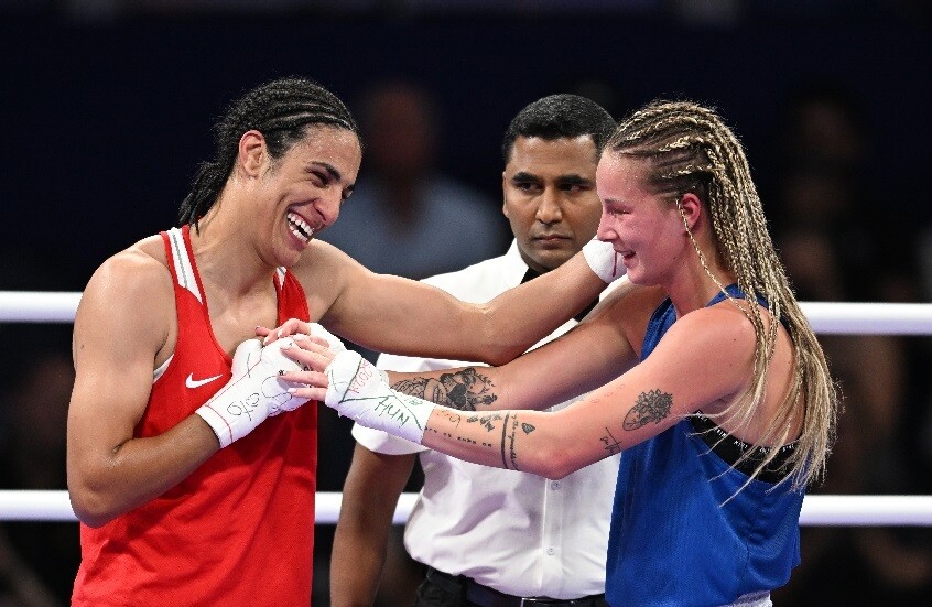 الملاكمة الجزائرية إيمان خليف تجهش بالبكاء بعد فوزها على الهنغارية هاموري