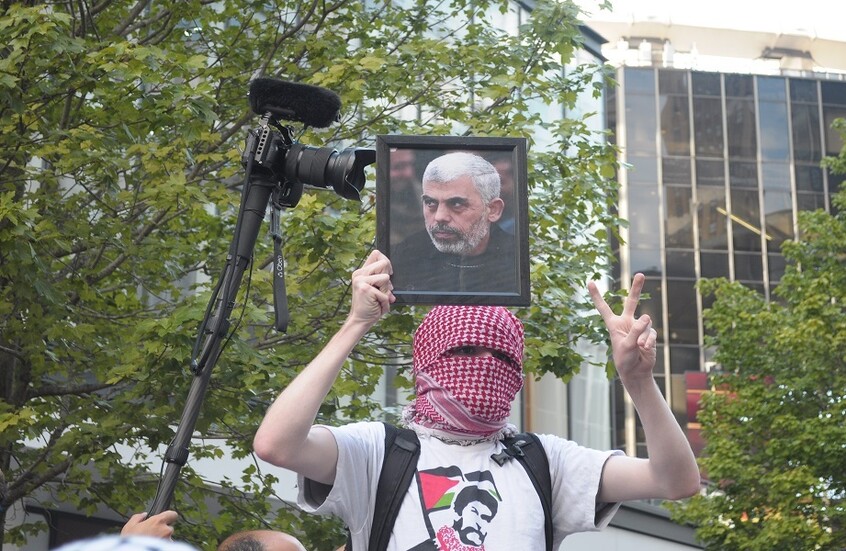 "نيويورك تايمز" تربط بين تعيين السنوار والرد الإيراني المرتقب على إسرائيل