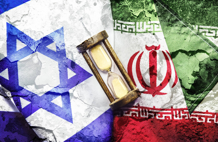 "بوليتيكو": إيران قد تعيد النظر في خططها لمهاجمة إسرائيل