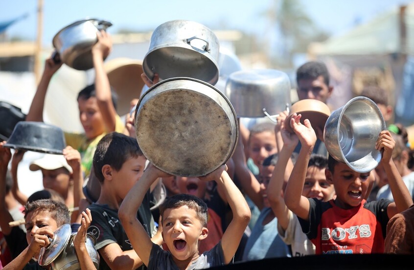 قافلة مساعدات جديدة في طريقها من الأردن إلى غزة