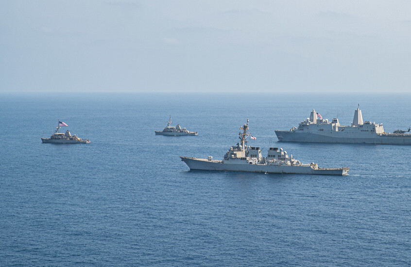 الهيئة البحرية البريطانية: 4 هجمات استهدفت سفينة على بعد 45 ميلا بحريا جنوبي مدينة المخا باليمن