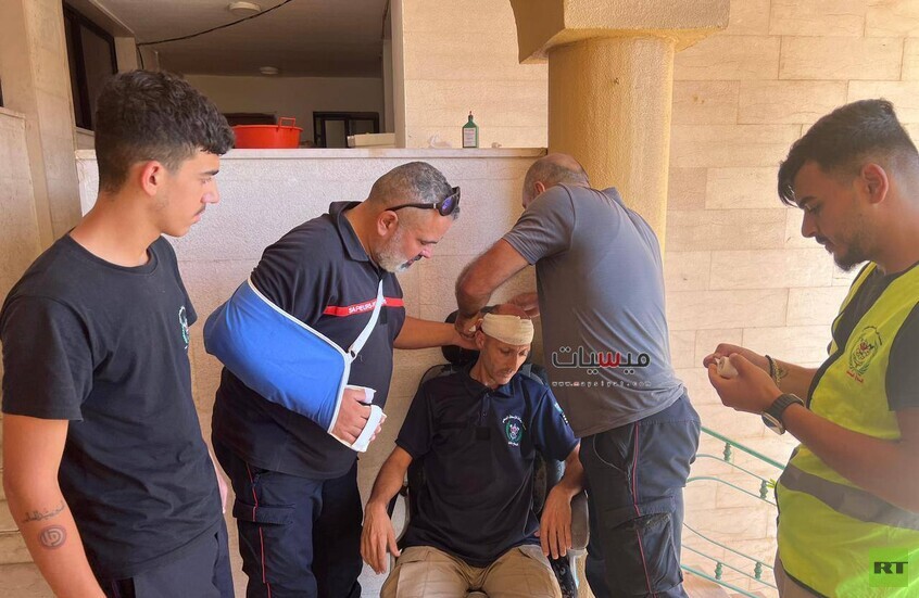 مراسلنا: إصابة مسعف إثر تعرض سيارة إسعاف لقصف إسرائيلي جنوب لبنان