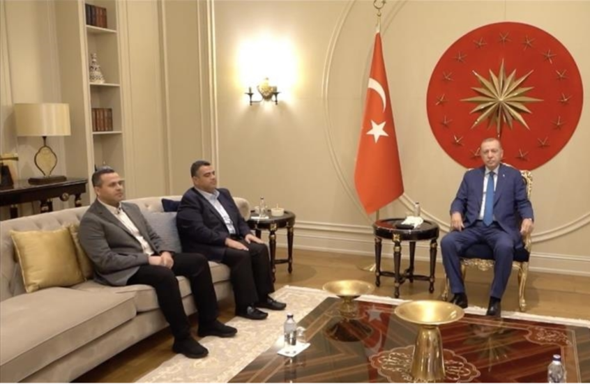 أردوغان يستقبل نجلي هنية مقدما العزاء