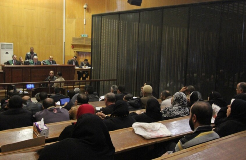 مصر.. سجن وغرامة لشاب تحرش بفتاة عبر "واتس آب"