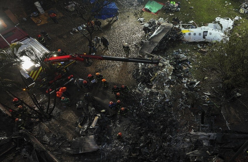 البرازيل.. ذوو ضحايا الطائرة المنكوبة يتجمعون في ساو باولو انتظارا لاستلام رفات أقاربهم