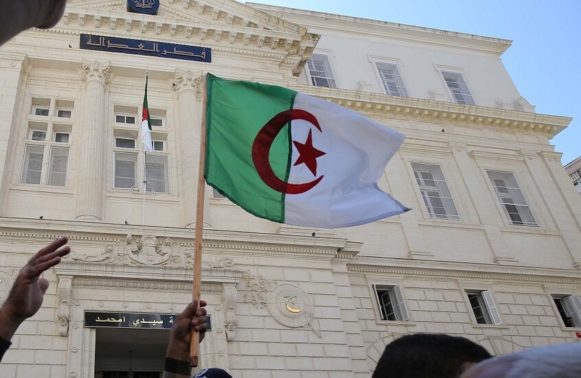الجزائر.. 18 شهرا حبسا نافذا في حق المؤثرة منى ليمام (صورة)