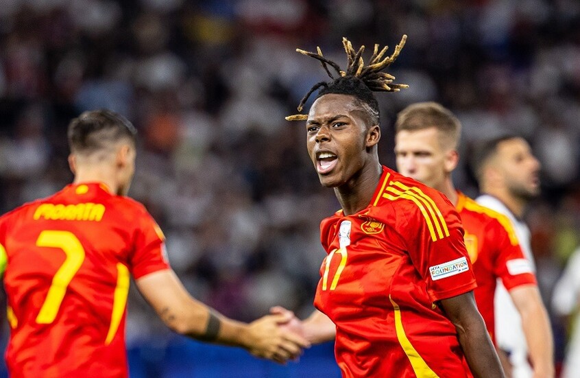 الرقم 10 يكشف عن السر.. نيكو ويليامز ينهي الجدل حول انتقاله لبرشلونة بتصريح حاسم