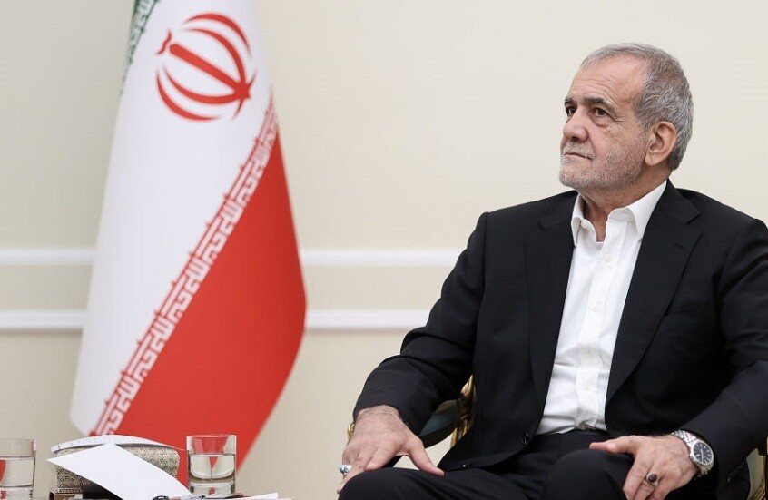 وسط تقارير عن خلافات بينه والحرس الثوري.. تصريح لافت لبزشكيان عن رد إيران على اغتيال هنية