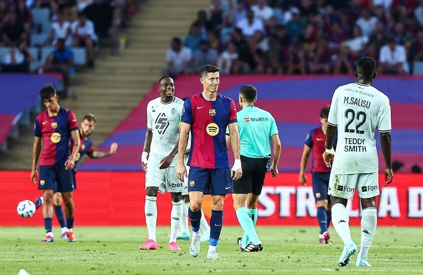 برشلونة يتكبد هزيمة مؤثرة في كأس خوان جامبر (فيديو)