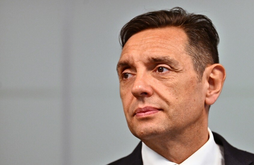 نائب رئيس الوزراء الصربي: لست "عميلا روسيا"