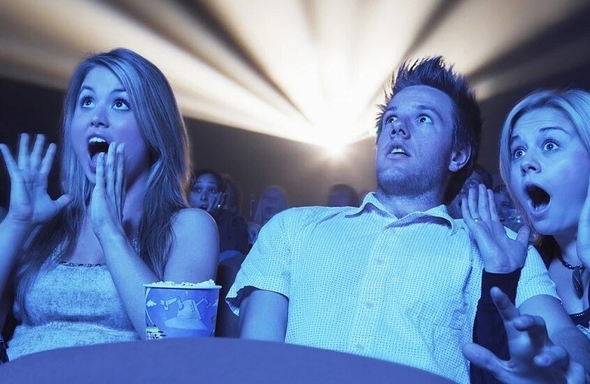 ما سبب إدمان البعض مشاهدة أفلام الرعب والإثارة؟.. ومن هم الممنوعون من مشاهدتها!