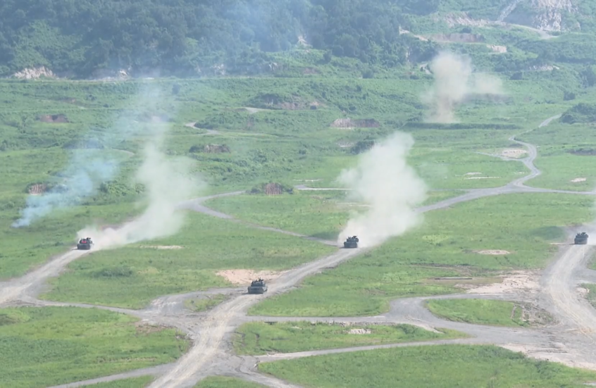 دبابات ومروحيات أمريكية وكورية جنوبية تجري تدريبات مشتركة بالذخيرة الحية