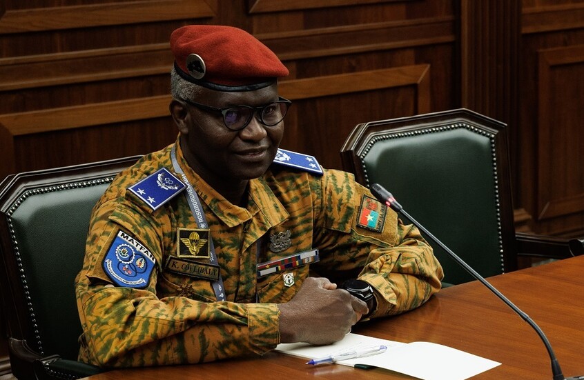 وزير دفاع بوركينا فاسو يبدي إعجابه الشديد بالأسلحة الروسية في منتدى "الجيش-2024"