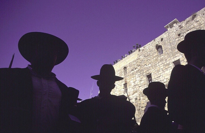 كبار حاخامات اليهود يؤكدون تحريمهم القاطع لاقتحام المسجد الأقصى (فيديو)