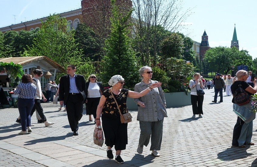 دراسة: شيخوخة الخلايا تتسارع بشكل حاد بين سن 40 و 60 عاما