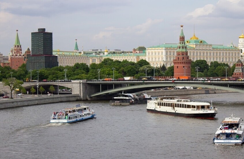 روسيا والسعودية تناقشان تدابير تعزيز التعاون الاستثماري والسياحة بين البلدين