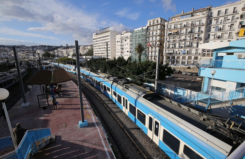 الجزائر.. بيان توضيحي بشأن رفع أسعار تذاكر قطار الجزائر- تونس