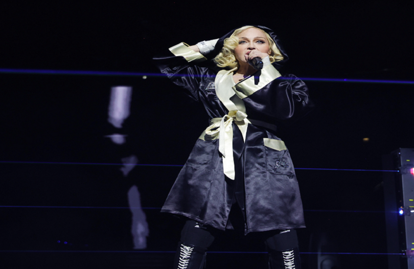 احتفالا بعيدها الـ66.. مادونا تموّل مشروعا فنيا للشباب في بومبي