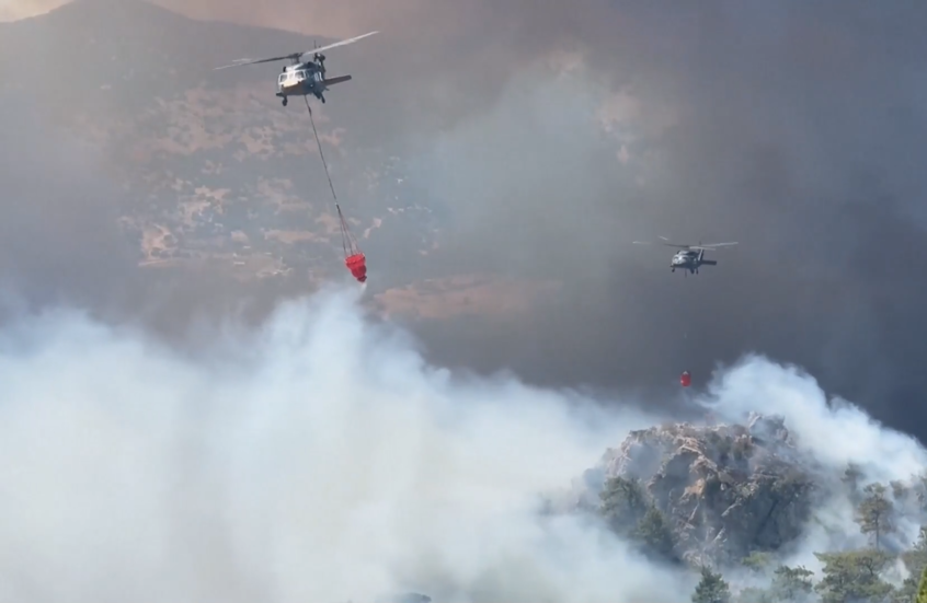 رجال الإطفاء الأتراك يكافحون لاحتواء حرائق الغابات