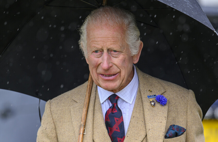 صحيفة The Sun: تشارلز الثالث يقيل حراس الأمير أندرو لإرغامه على مغادرة القصر الملكي