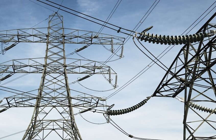 الكويت..قطع التيار الكهربائي عن مناطق سكنية عدة