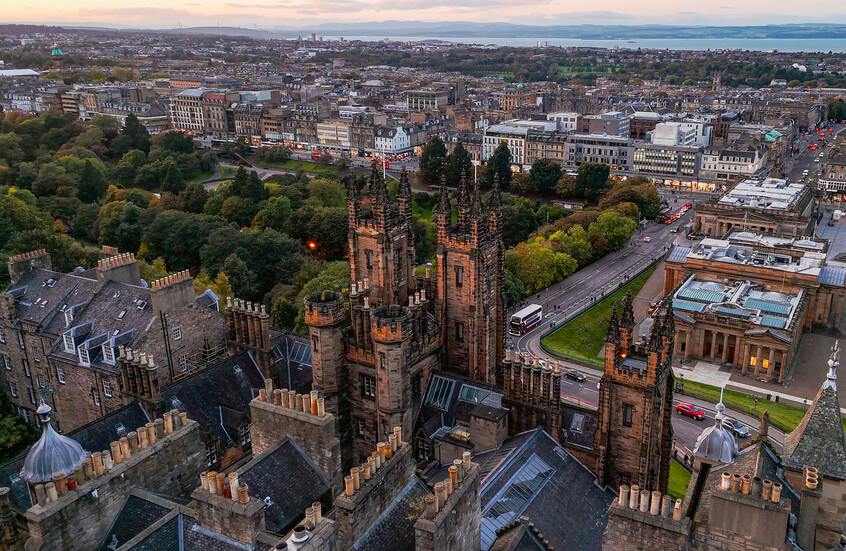 "ديلي ميل": الجامعات البريطانية تفضل الطلاب الأجانب الأثرياء على الطلاب المحليين